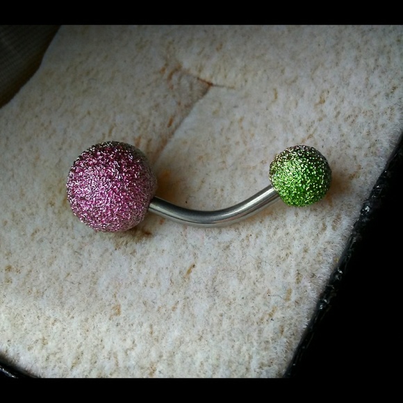 ✨💖*5/$15* Sparkly Stainless Belly Ring - Picture 8 of 8